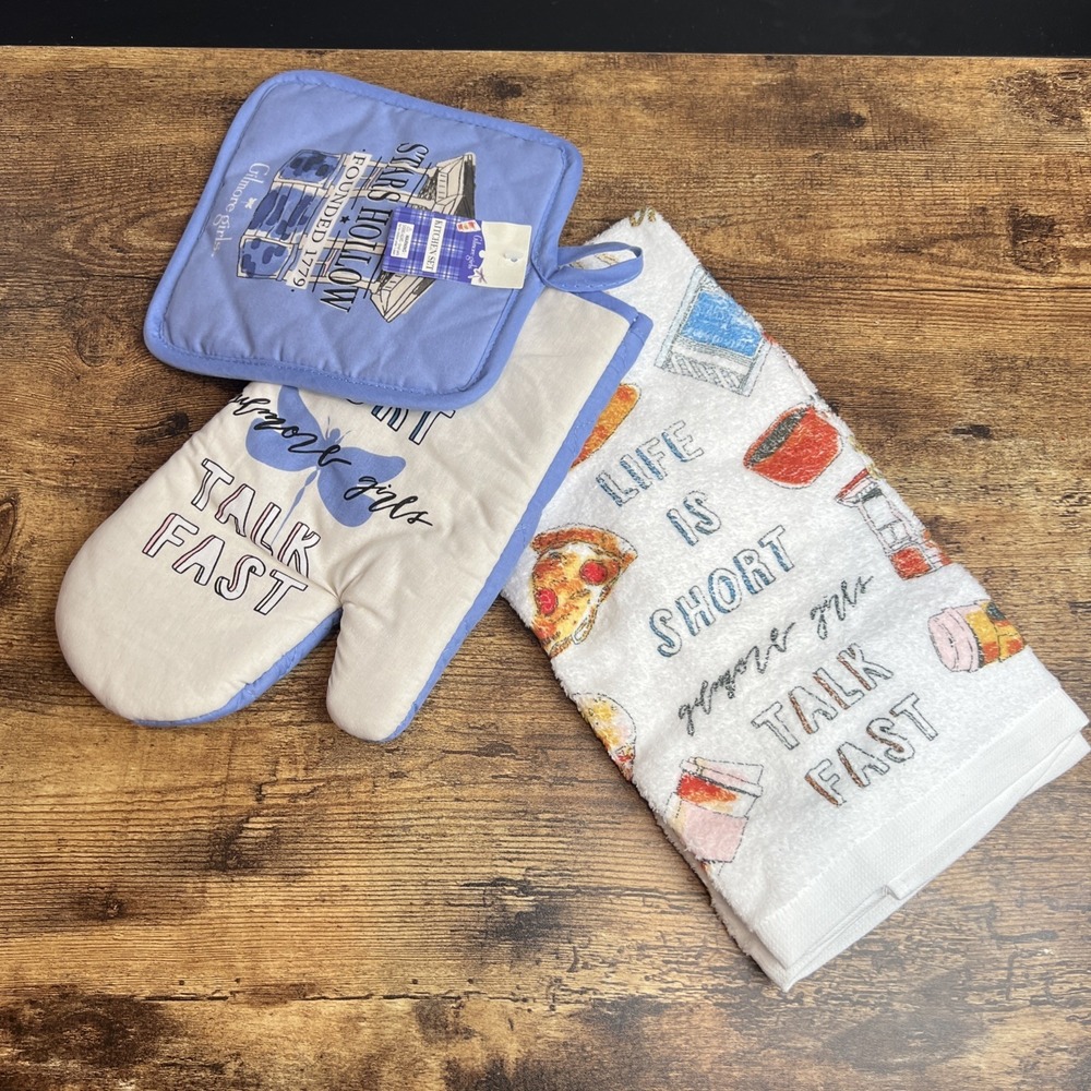 NEW Gilmore Girls Stars Hollow 3 Piece Kitchen Set - Oven Mitt Pot Holder Towel